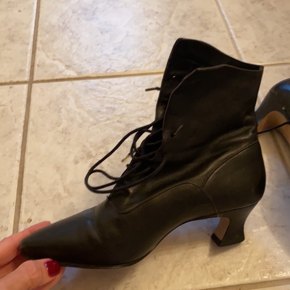 COPY - Ninewest vintage (80s -90s) victorian style  short boots - Picture 8 of 8